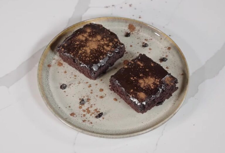 Cocoa Brownies with Chocolate Glaze